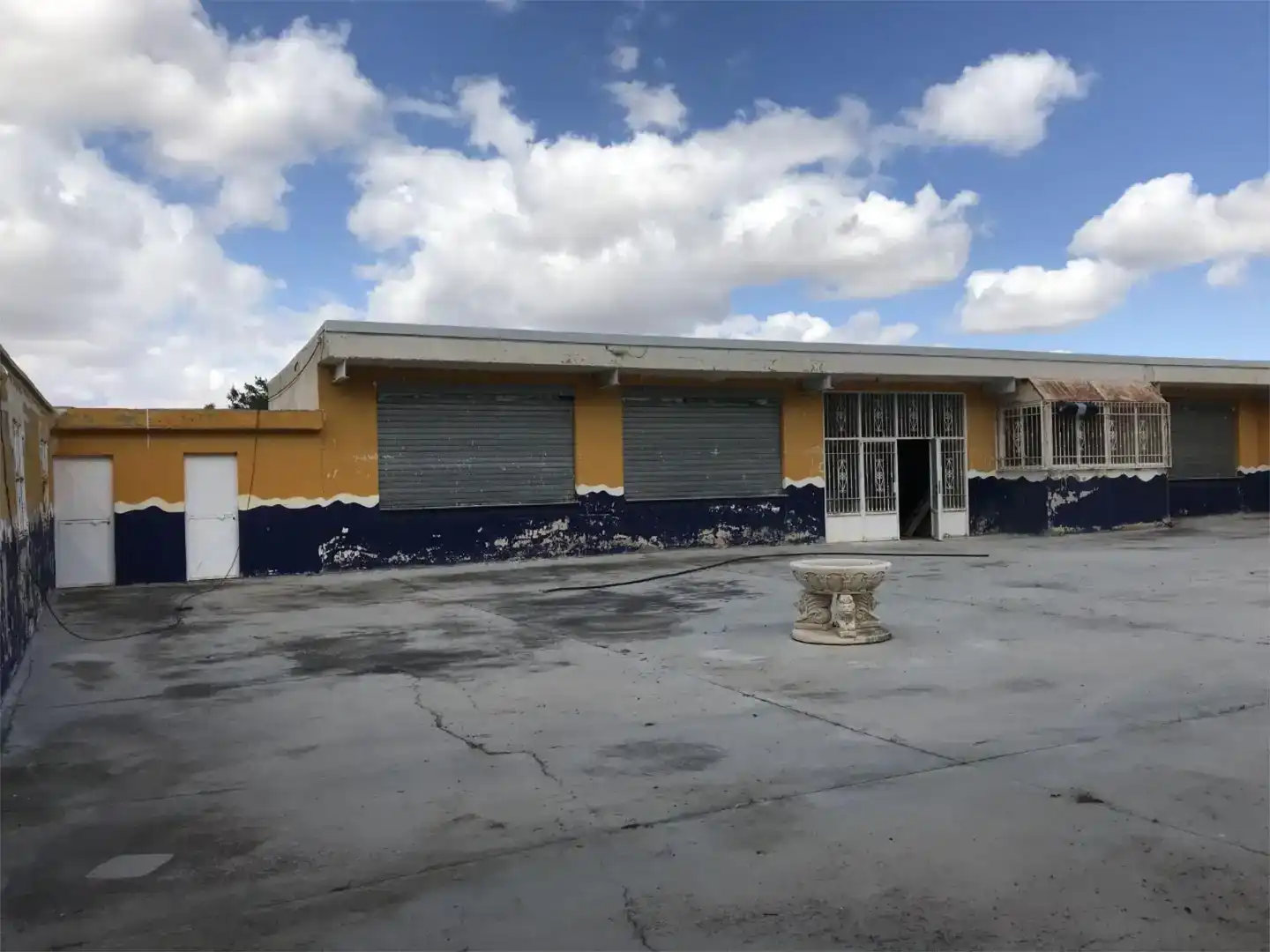 Exterior view of Commercial properties for sale in Huesa  with Furnished