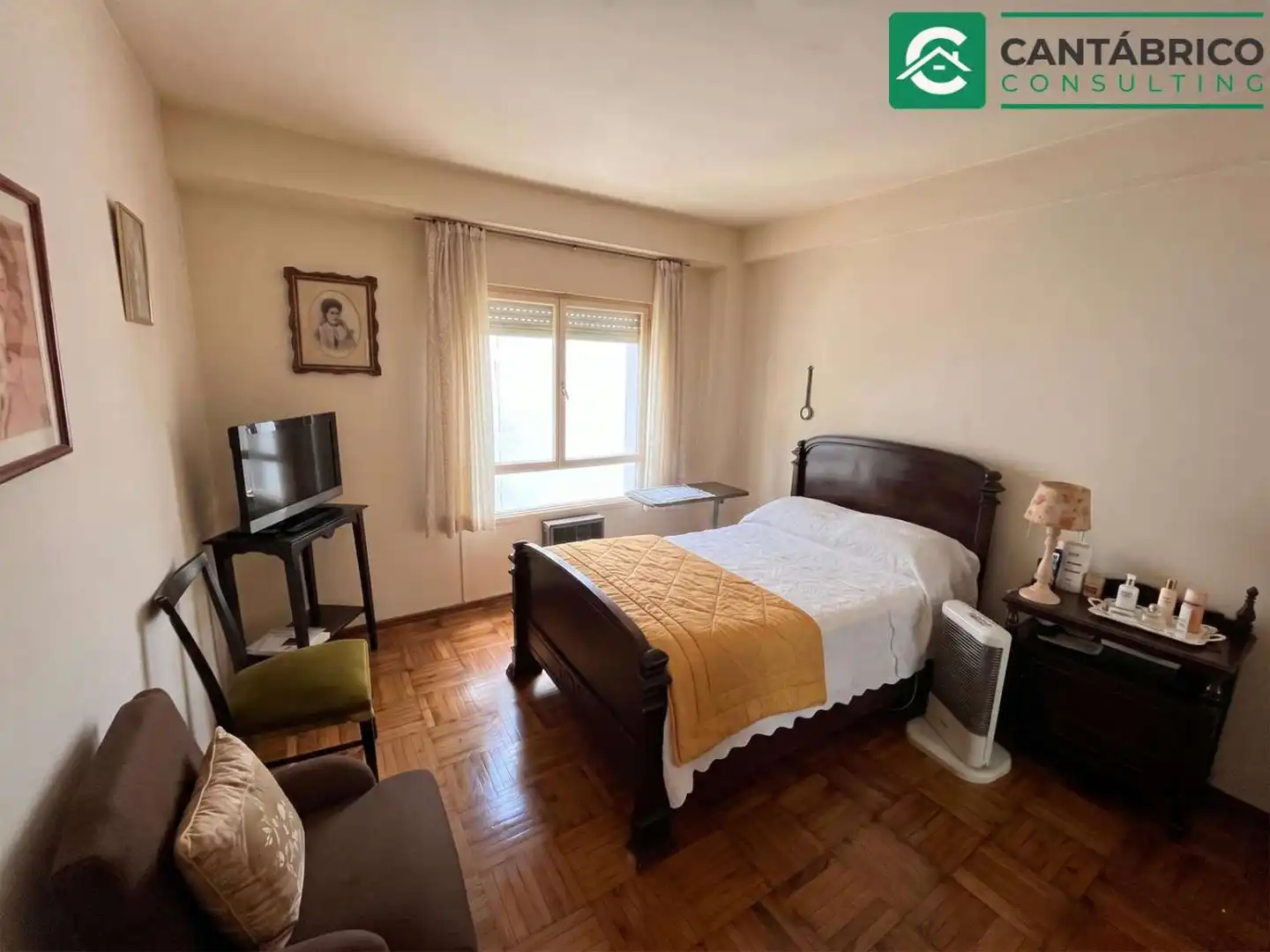 Bedroom of Flat for sale in Gijón   with Heating, Parquet flooring and Furnished