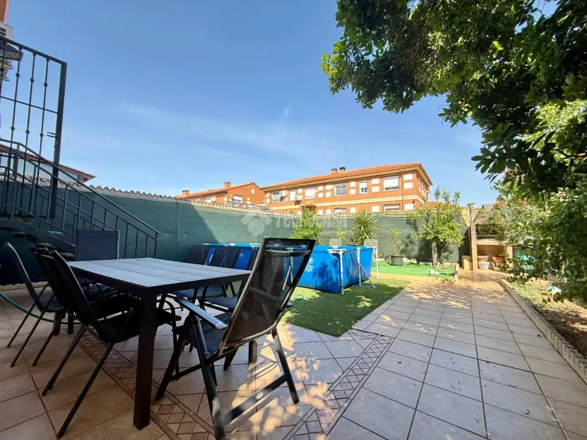Terraza de Casa adosada en venta en Alovera con Aire acondicionado