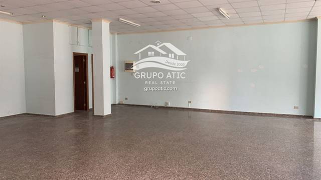 Local comercial en Alquiler en Llombai
