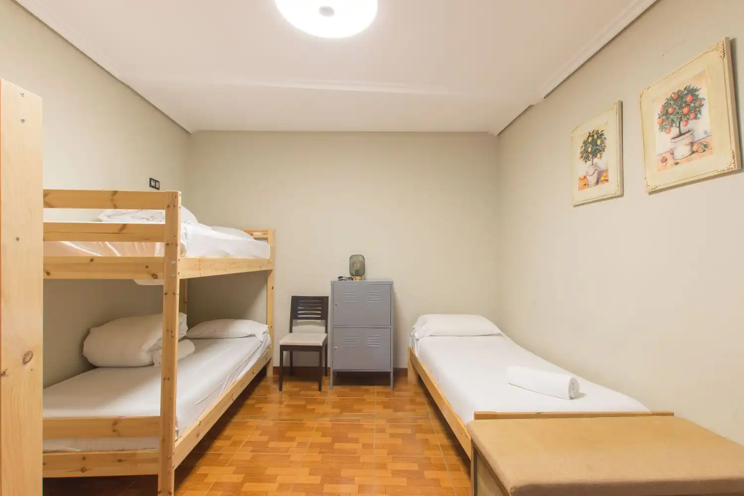 Habitación de Piso en venta en  Pamplona / Iruña con Calefacción, Amueblado y Balcón