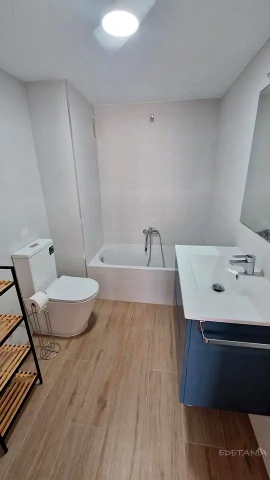 Bathroom of Flat for rent in Moncada  with Air Conditioner and Furnished