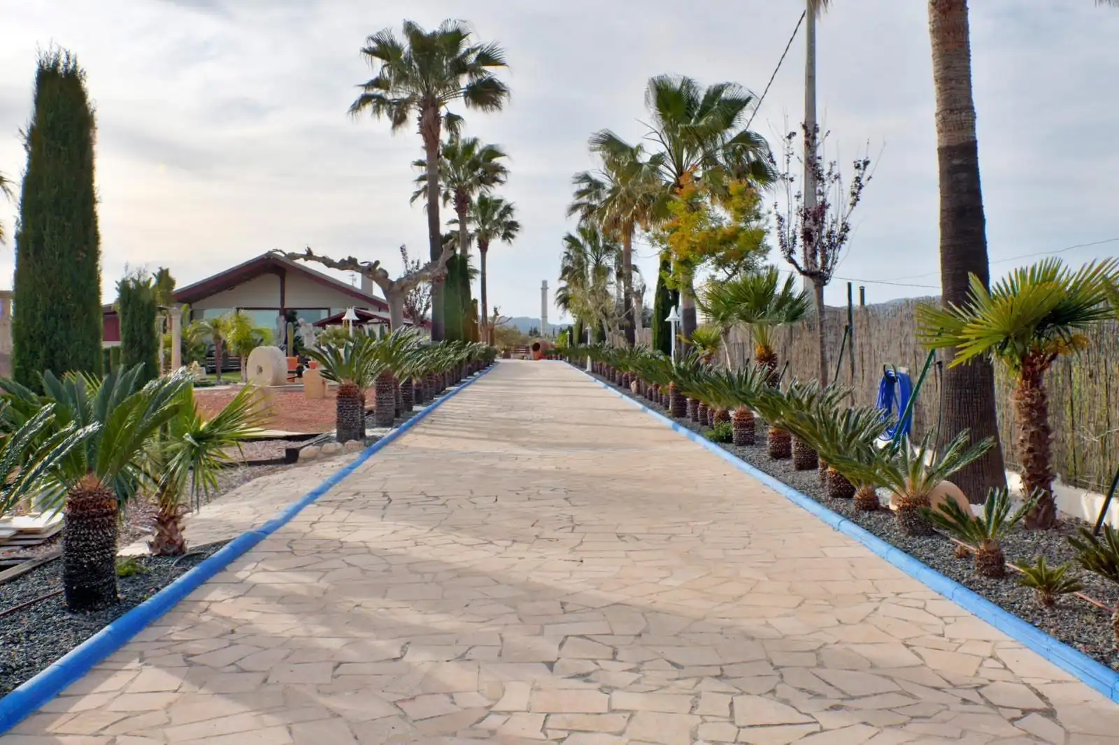 Vista exterior de Casa o xalet en venda en Valladolid amb Aire condicionat, Calefacció i Jardí privat