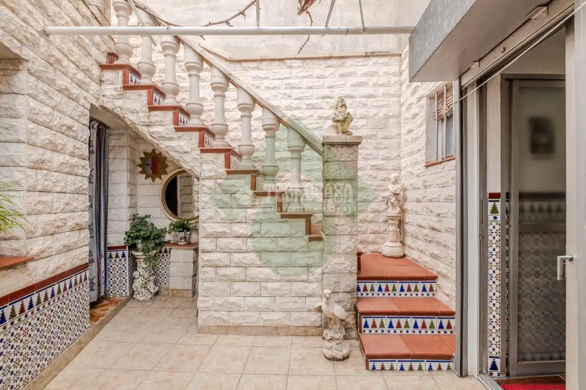 Houses for sale in Madrid  with Air Conditioner and Heating