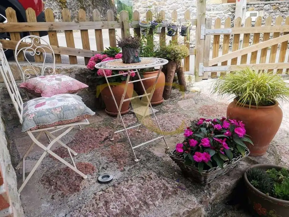 Terrassa de Casa o xalet en venda en Cangas de Onís amb Calefacció, Jardí privat i Terrassa