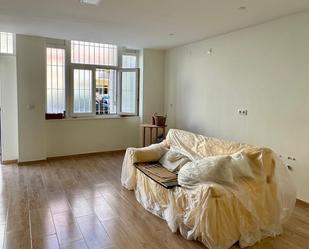 Sala d'estar de Local en venda en  Cádiz Capital