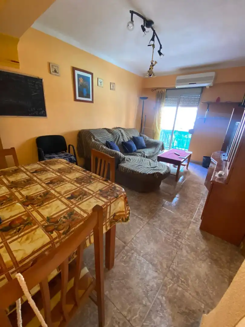 Living room of Flat for rent in Granada  with Air Conditioner, Heating and Furnished