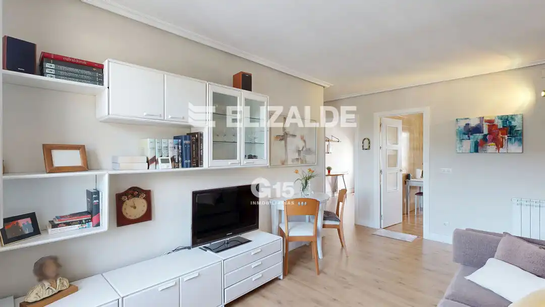 Habitación de Piso en venta en Donostia - San Sebastián  con Calefacción, Trastero y Balcón