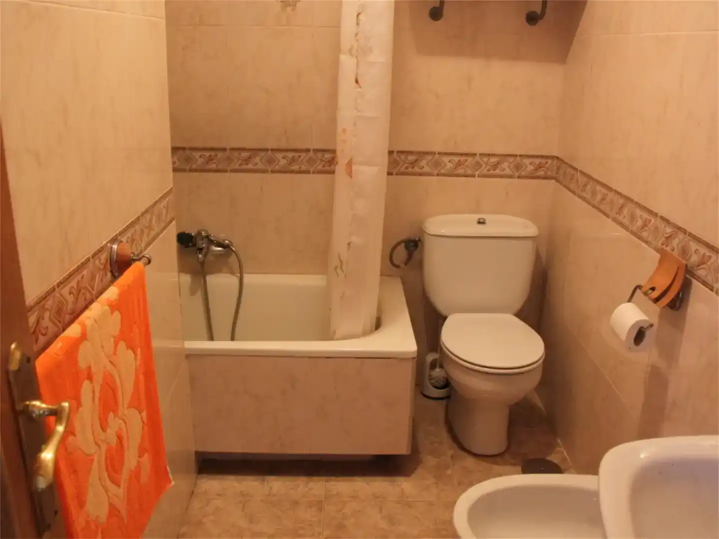Badezimmer von Maisonette zum Verkauf in Castril mit Abstellraum, Möbliert und Balkon
