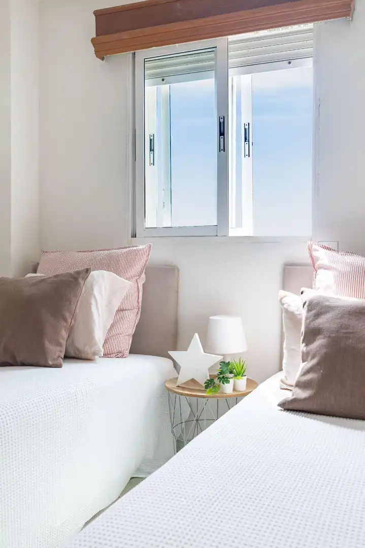 Habitación de Apartamento en venta en Valencia con Jardín privado y Piscina comunitaria