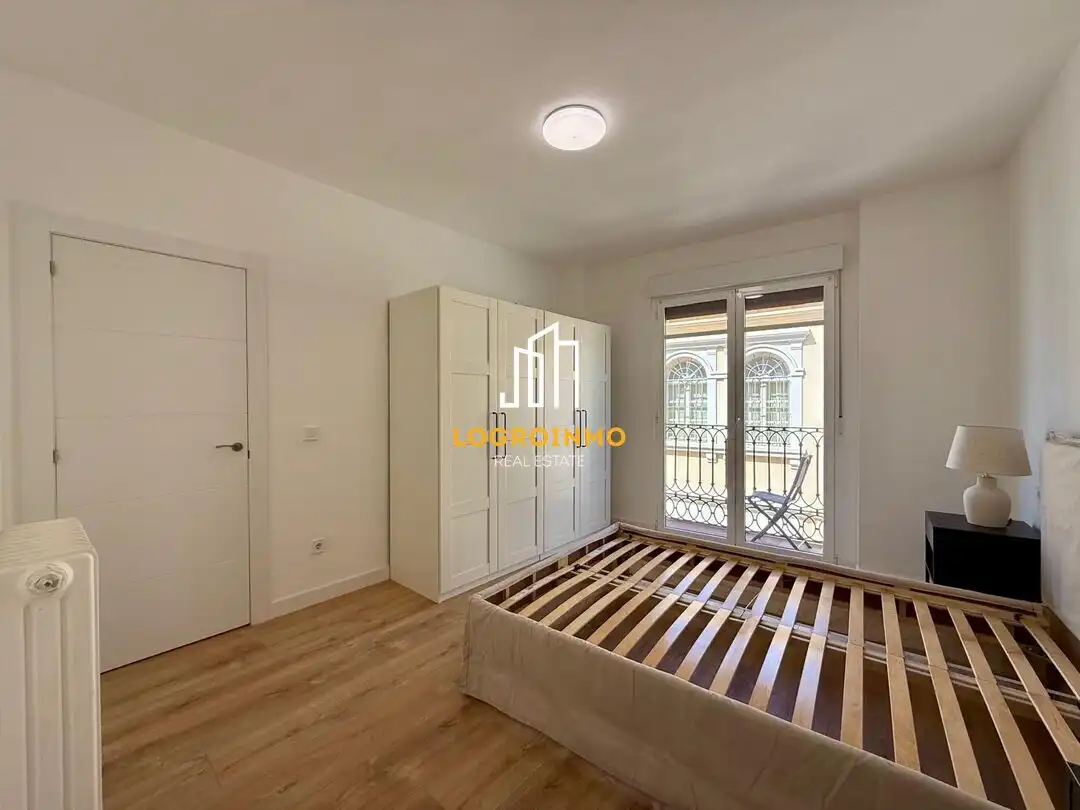 Habitación de Piso de alquiler en  Logroño con Calefacción y Balcón