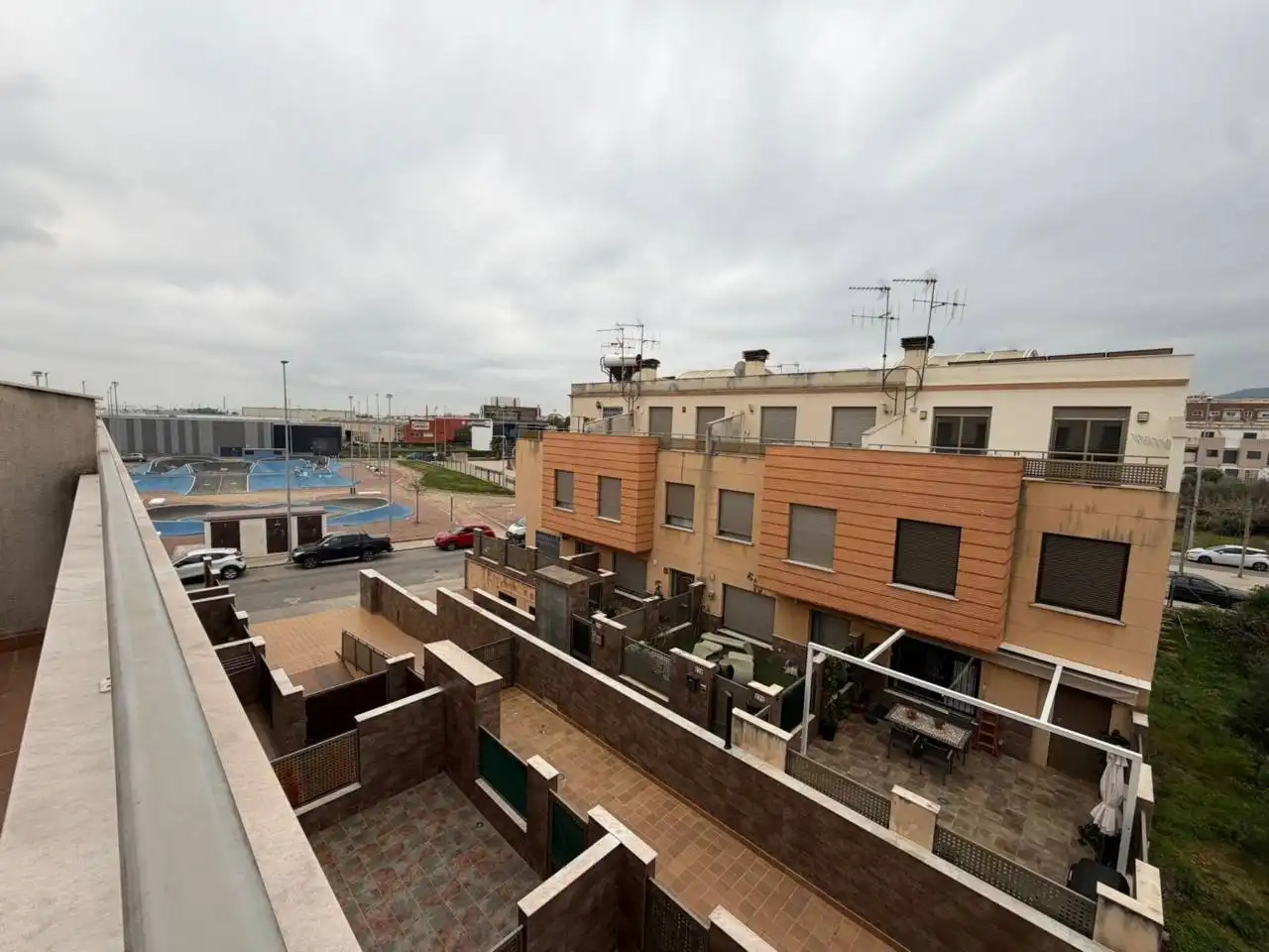 Vista exterior de Casa adosada en venda en Onda amb Aire condicionat, Calefacció i Terrassa