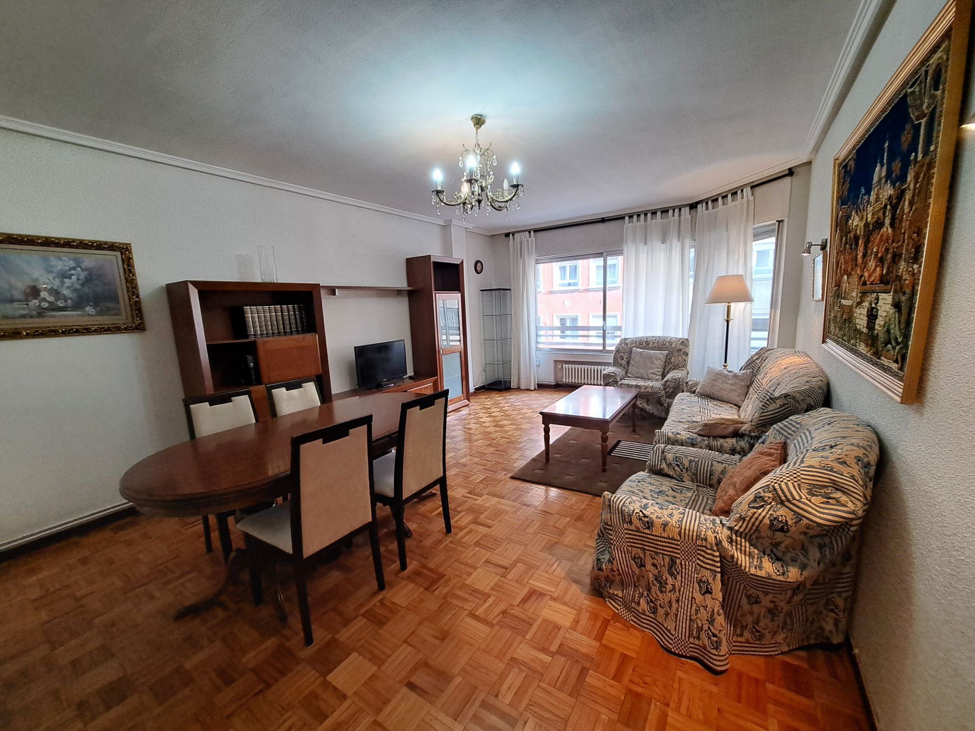 Living room of Flat for rent in León Capital   with Heating, Parquet flooring and Furnished