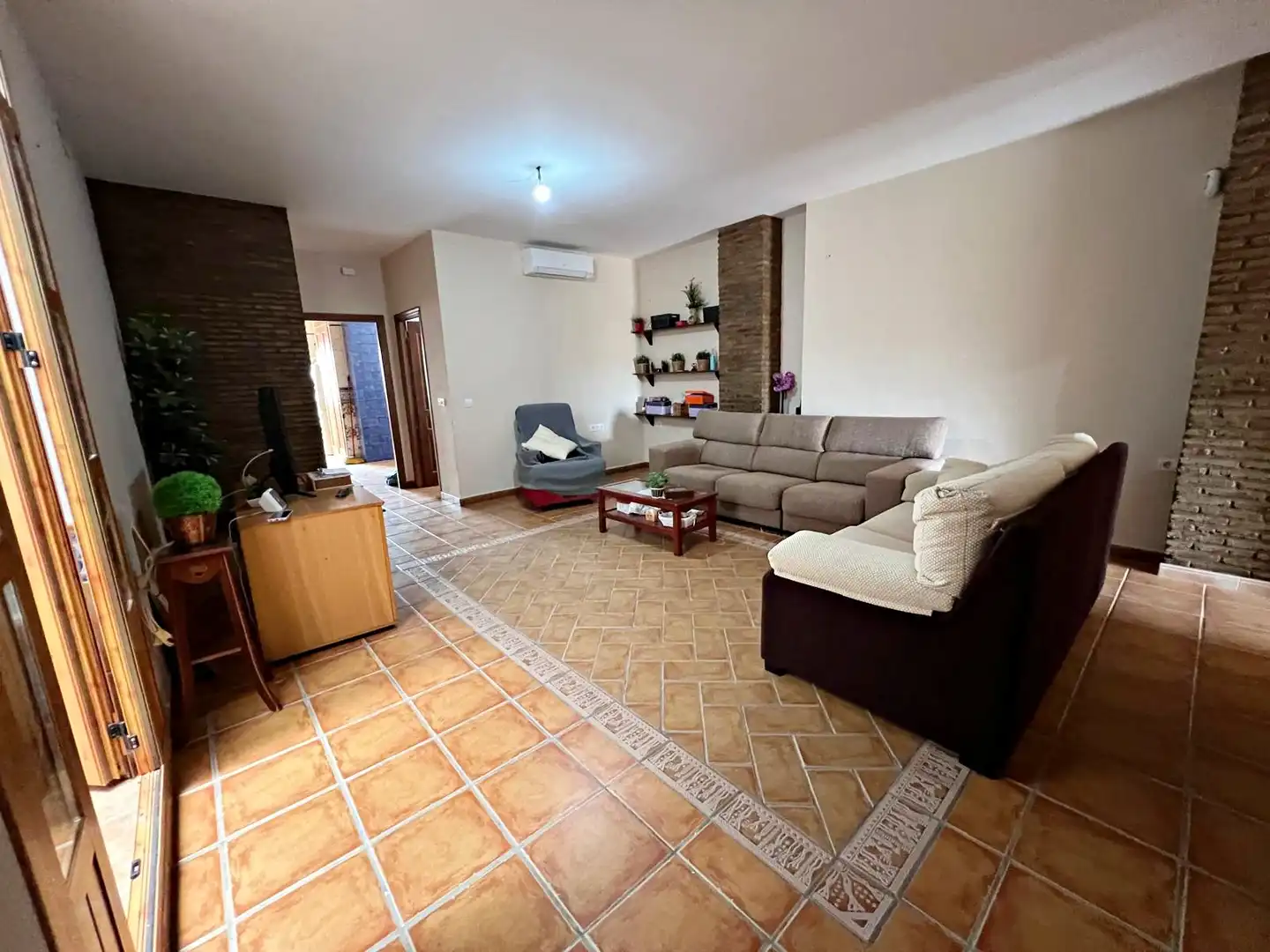 Sala de estar de Casa o chalet en venta en Escacena del Campo con Aire acondicionado, Terraza y Trastero