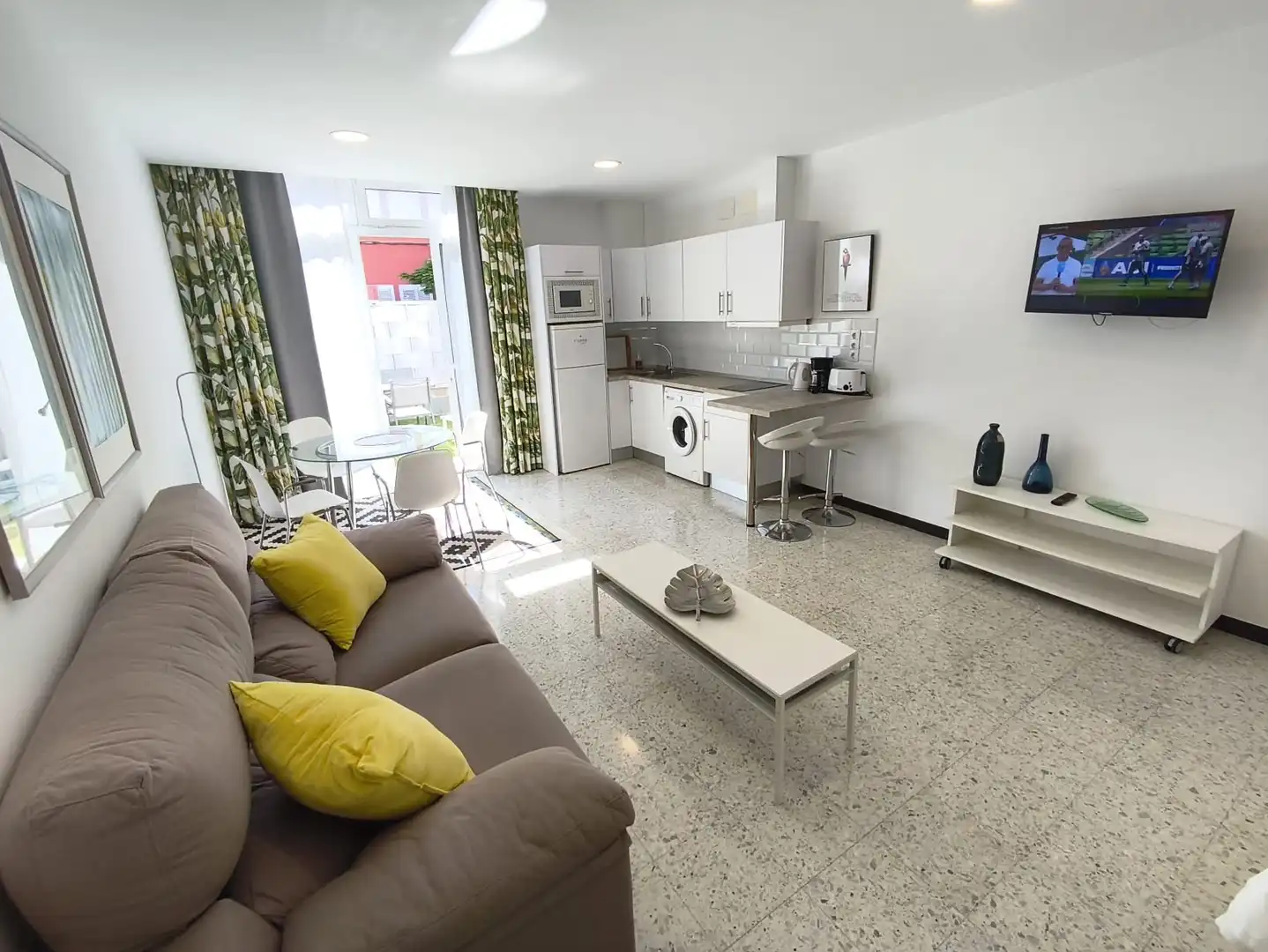 Wohnung zur Miete in Calle Puccini, Ciudad Jardín