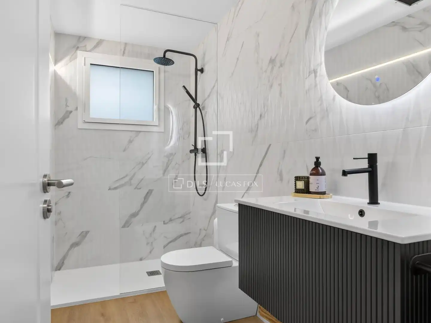 Bathroom of Houses for sale in Badalona  with Air Conditioner, Heating and Private garden