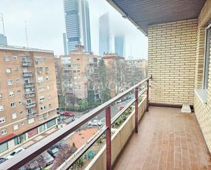 Exterior view of Apartment to rent in  Madrid Capital  with Air Conditioner, Heating and Terrace