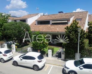 Vista exterior de Dúplex en venda en Sant Andreu de Llavaneres amb Calefacció i Balcó