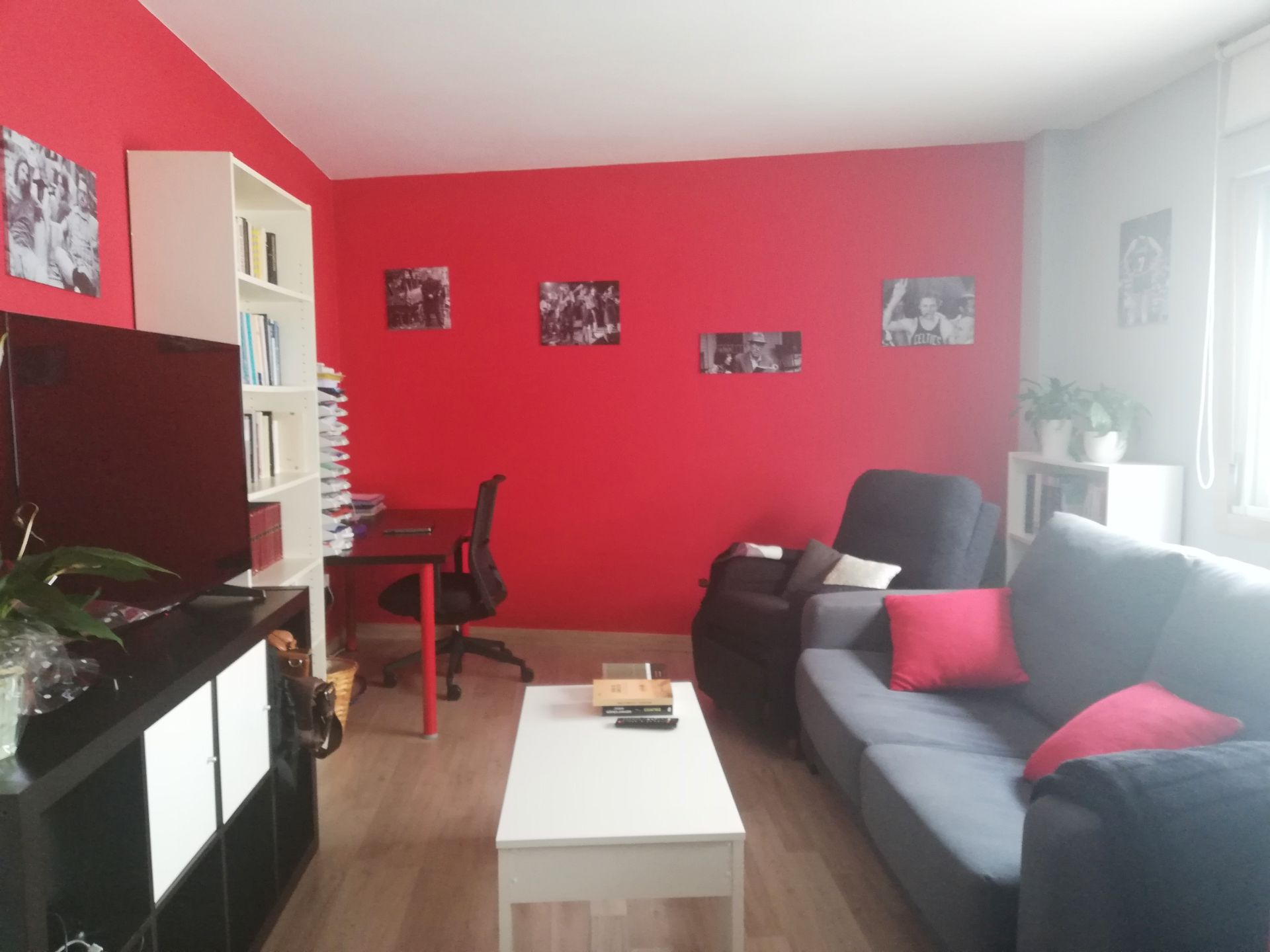 Sala d'estar de Pis en venda en Pontevedra Capital  amb Calefacció, Parquet i Forn