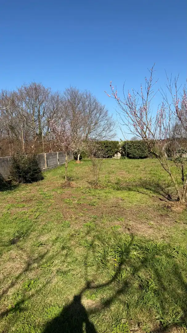 Casa o xalet en venda en Carballo amb Calefacció, Jardí privat i Moblat