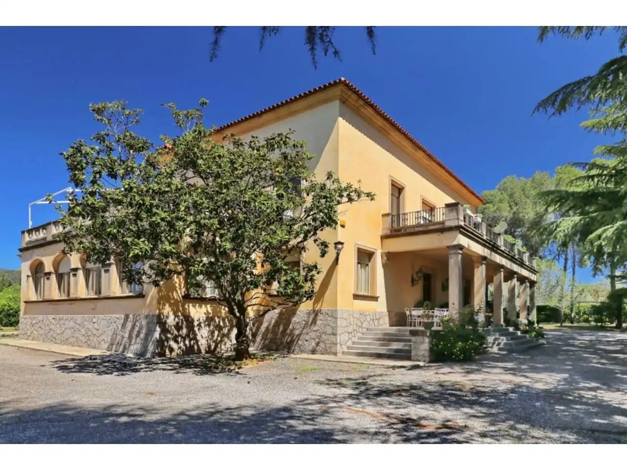 Außenansicht von Haus oder Chalet zum Verkauf in Matadepera mit Heizung, Privatgarten und Schwimmbad