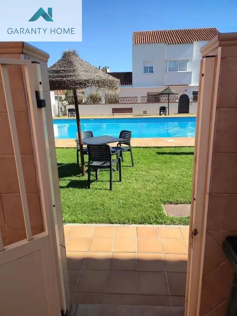 Single-family semi-detached for rent in Calle Calle Capri, Los Álamos