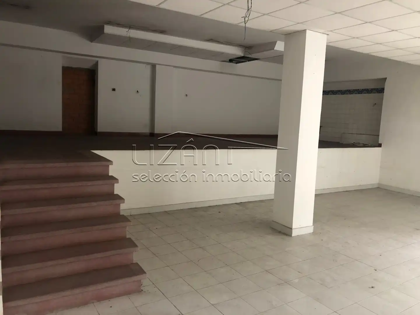 Local en venta en Oviedo 