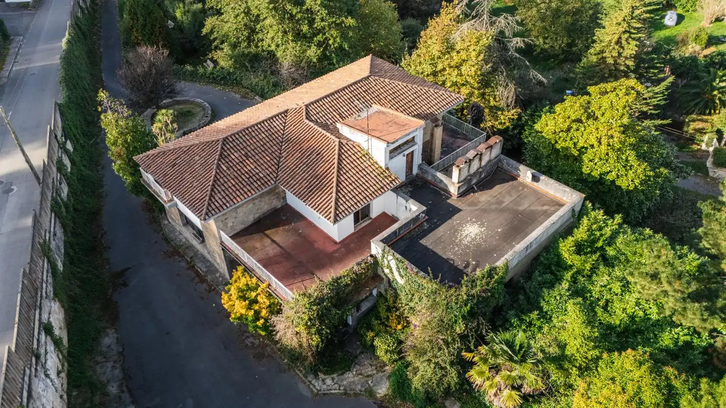 Vista exterior de Casa o xalet en venda en Gijón  amb Jardí privat i Terrassa