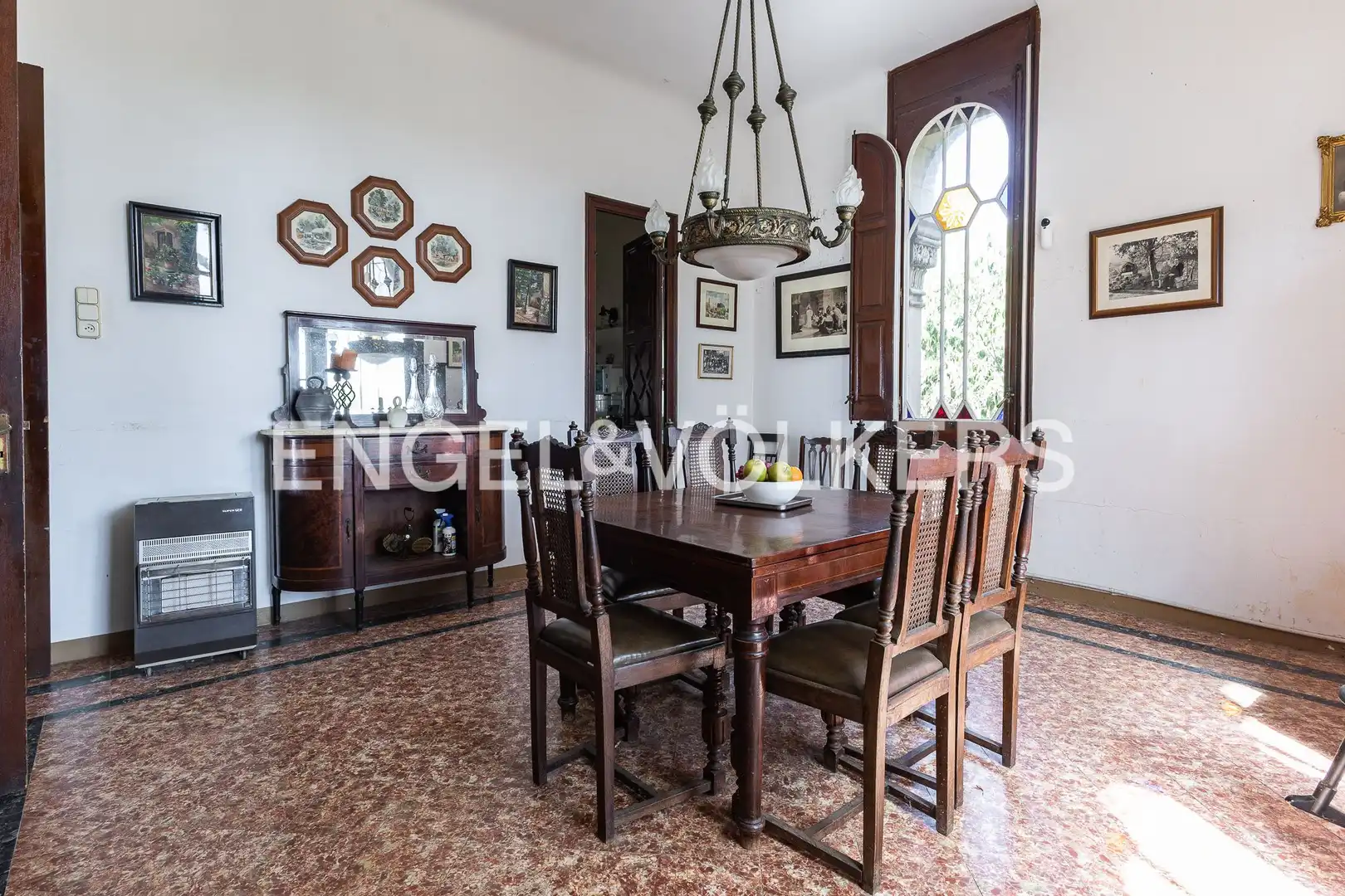 Comedor de Casa o chalet en venta en Badalona con Calefacción y Jardín privado