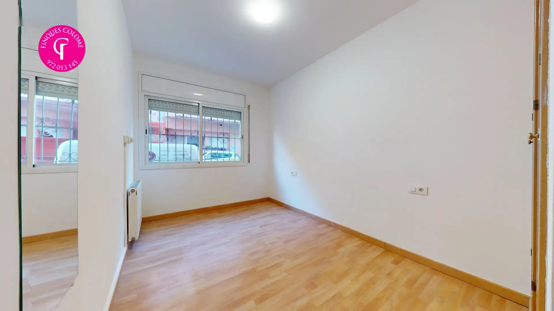 Dormitori de Planta baixa en venda en Girona amb Aire condicionat, Calefacció i Terrassa