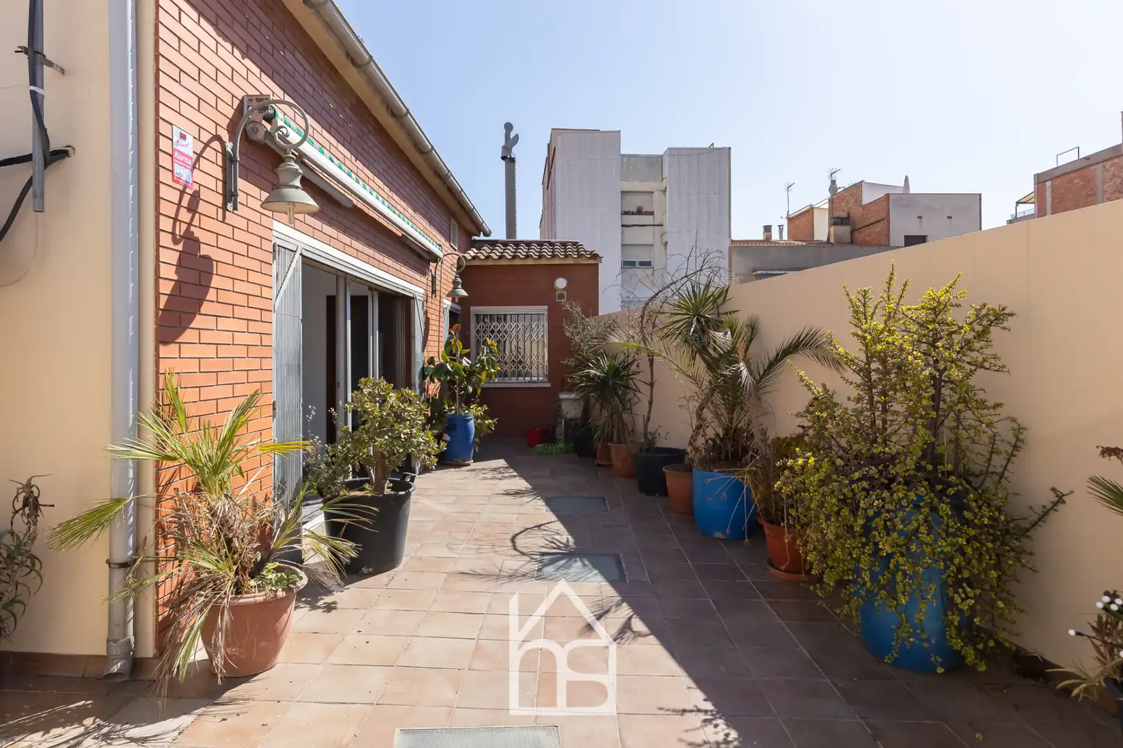 Terrassa de Casa adosada en venda en Cornellà de Llobregat amb Aire condicionat, Calefacció i Terrassa