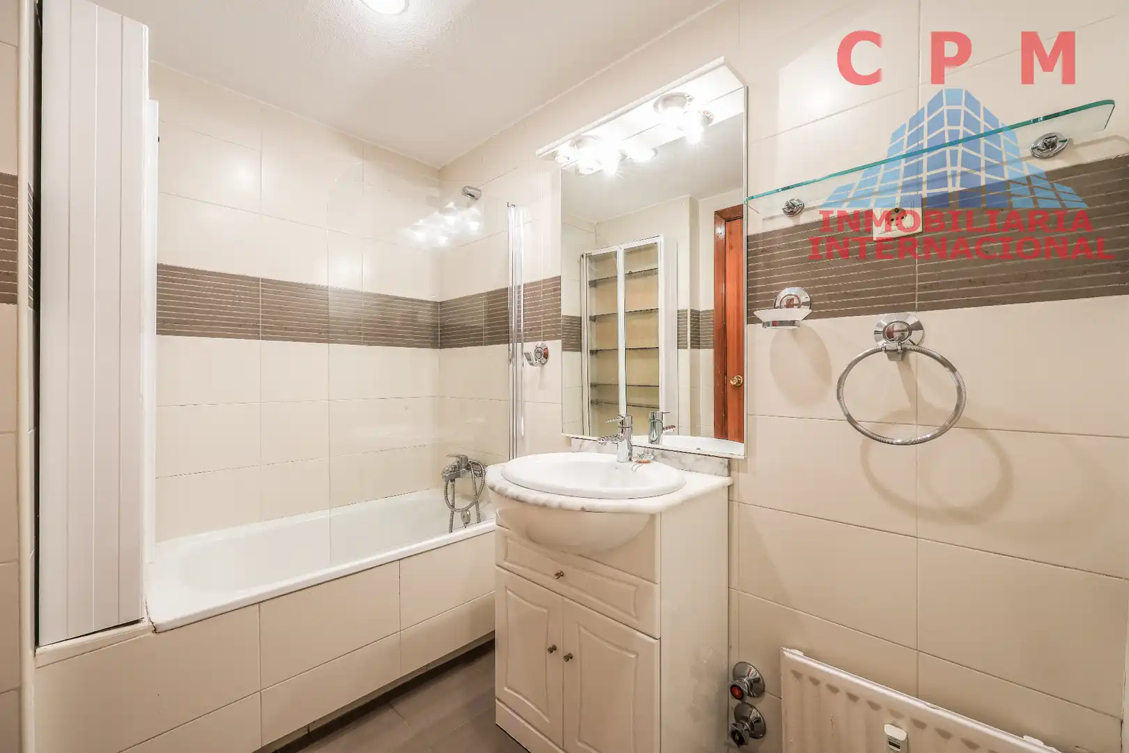 Bathroom of Flat for rent in Fuencarral - El Pardo