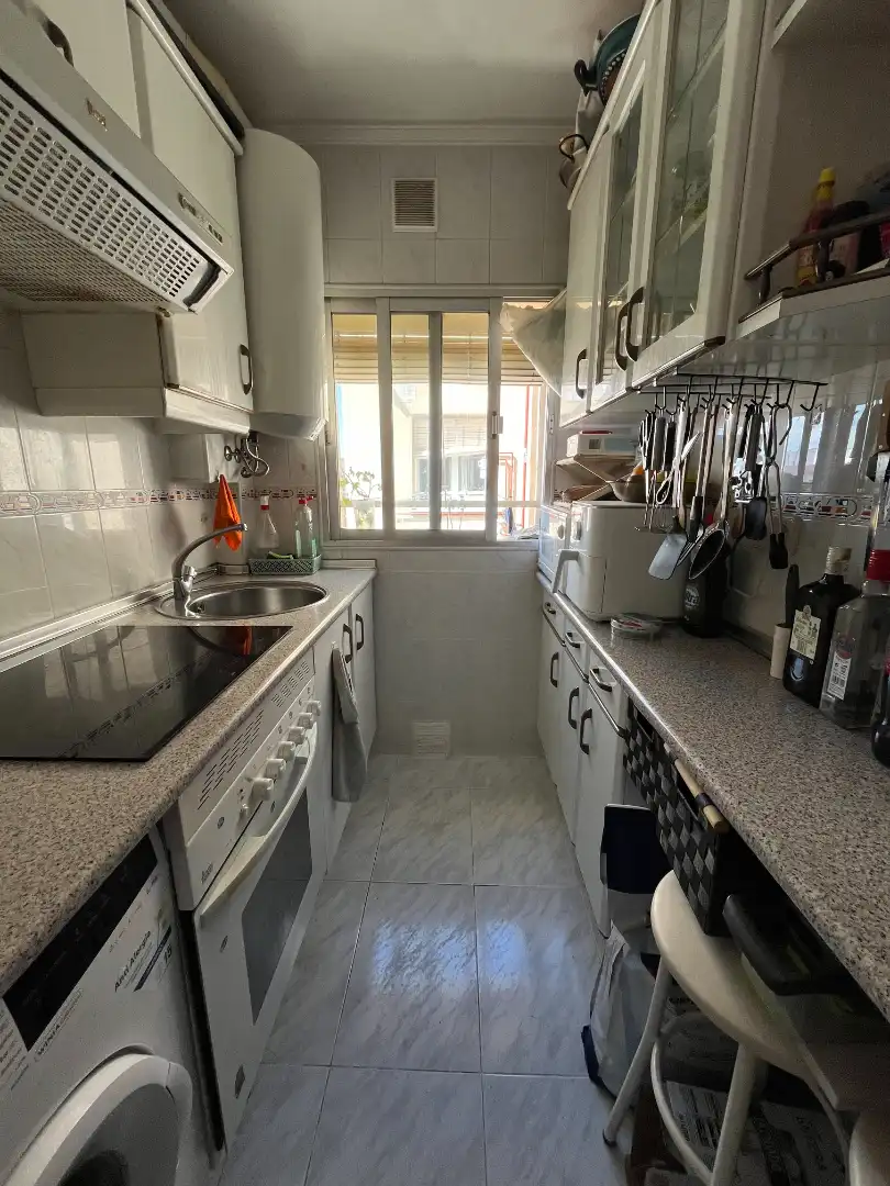 Cuina de Pis en venda en Alcalá de Henares amb Aire condicionat, Terrassa i Moblat