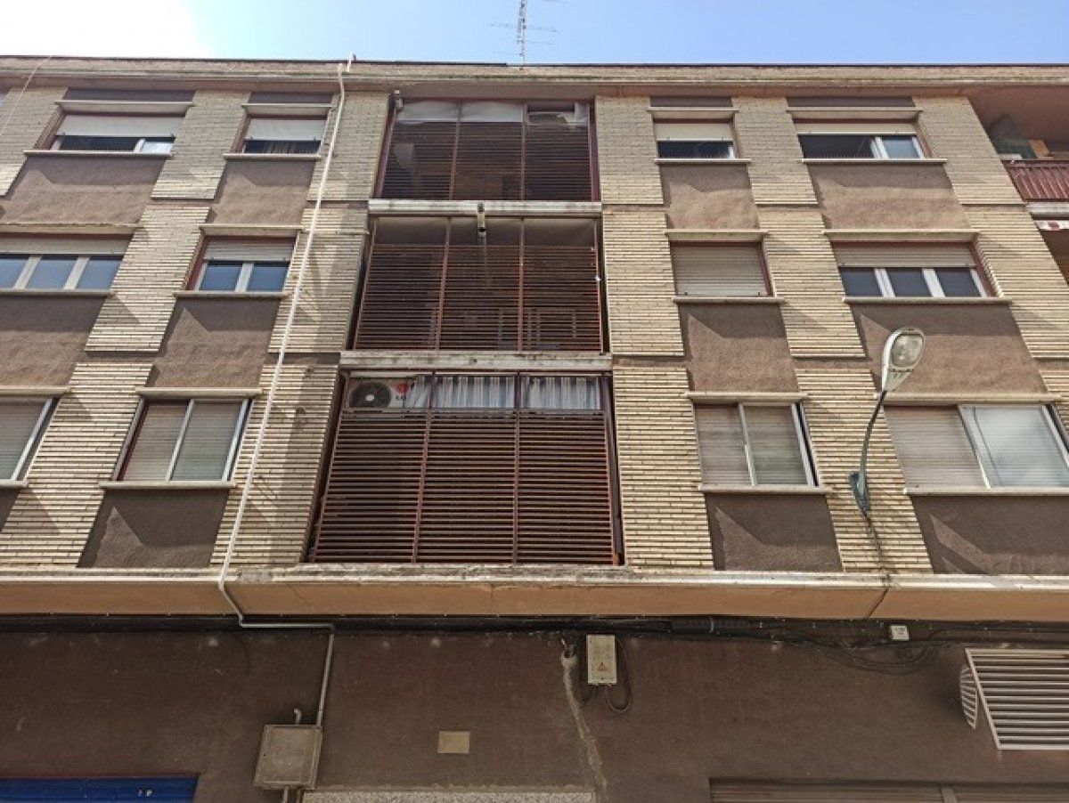 Vista exterior de Piso en venta en  Zaragoza Capital con Calefacción