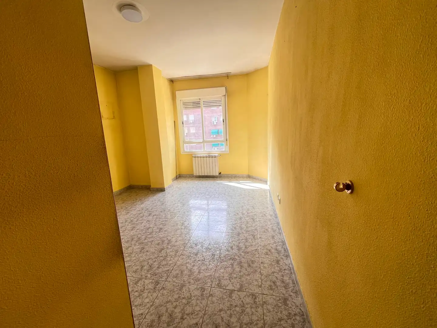 Bedroom of Flat for sale in Fuenlabrada  with Air Conditioner, Heating and Balcony