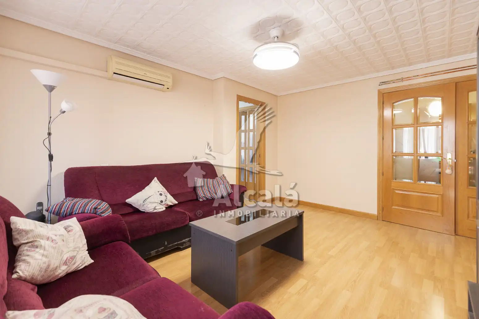 Sala d'estar de Pis en venda en Linares amb Aire condicionat i Calefacció