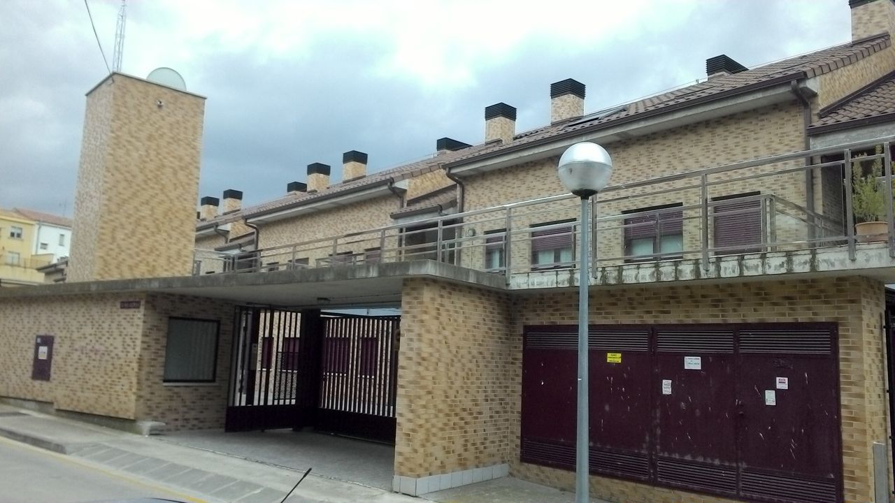 Exterior view of Garage for sale in Murillo de Río Leza