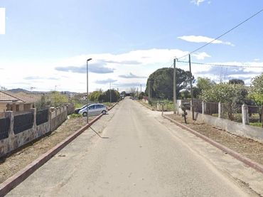 Chalet con piscina en venta en Calle Jadraque