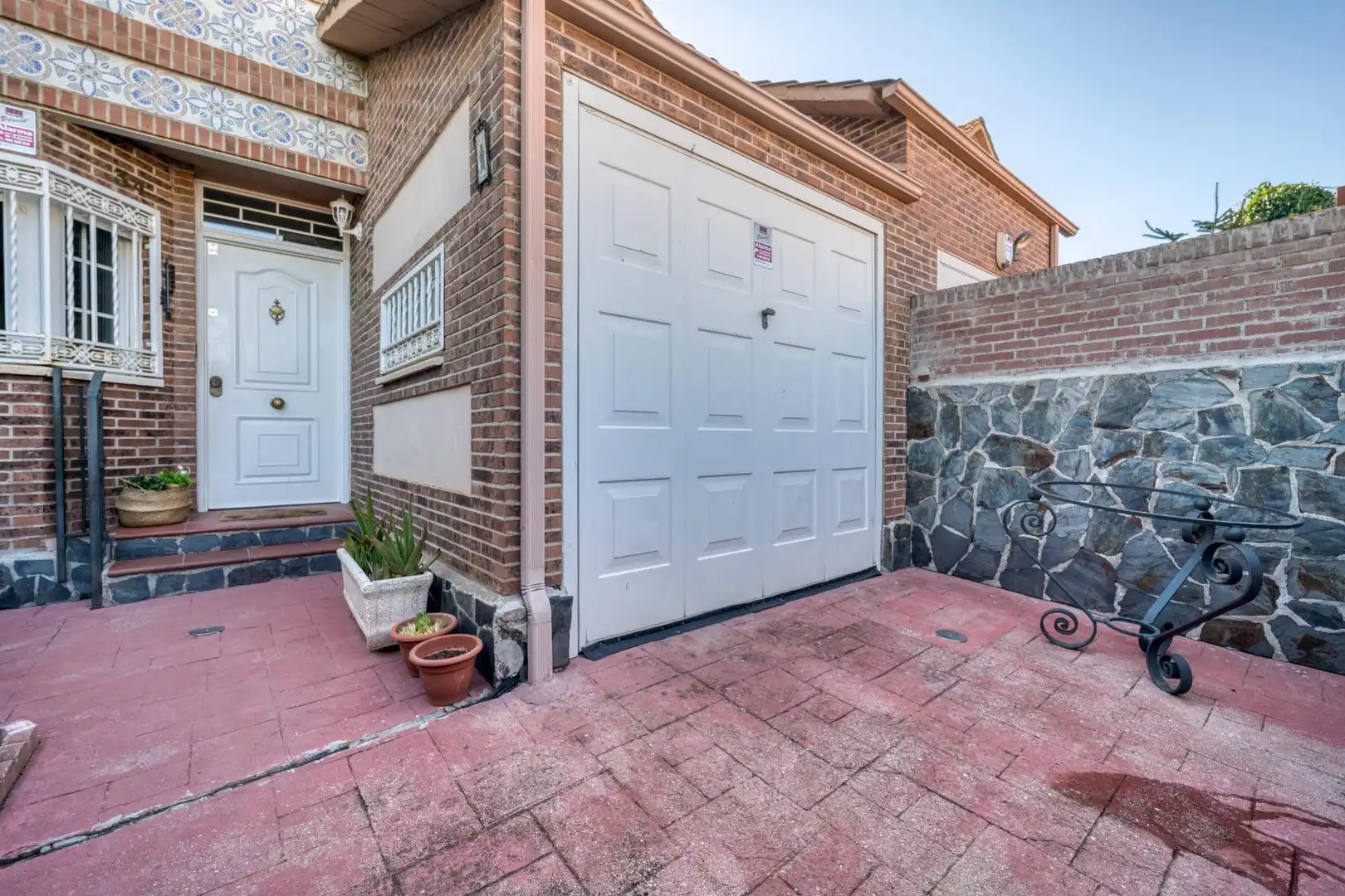 Vista exterior de Casa adosada en venta en Meco con Calefacción