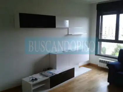 Wohnzimmer von Wohnungen zur Miete in  Logroño mit Heizung, Parkett und Abstellraum