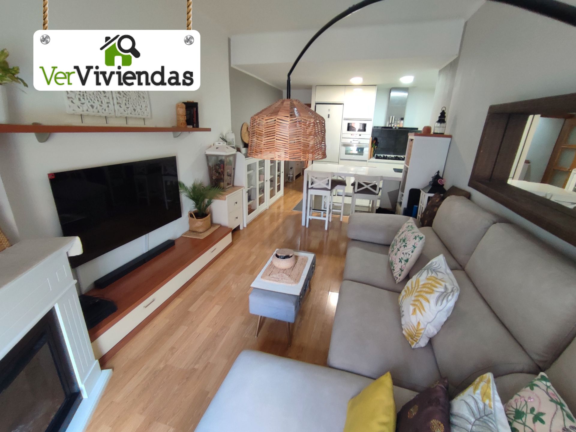 Sala d'estar de Pis en venda en  Barcelona Capital amb Parquet, Forn i Microones