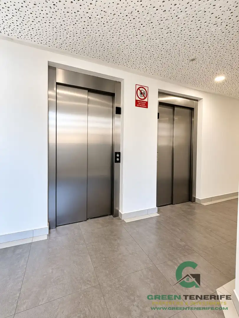 Piso en venta en Adeje con Aire acondicionado, Terraza y Piscina
