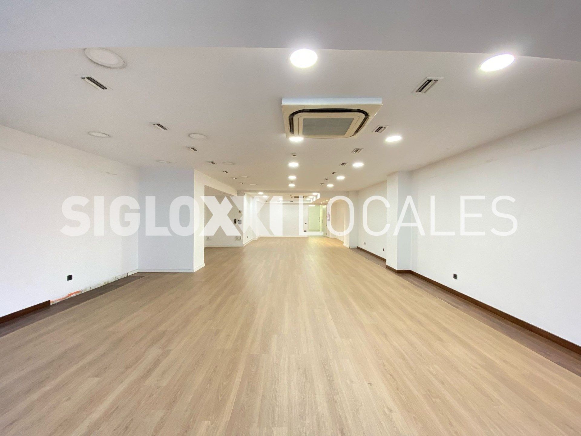 Premises to rent in  Barcelona Capital  with Air Conditioner