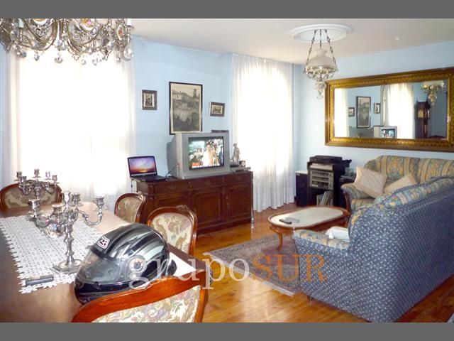 Sala de estar de Piso en venta en Valladolid Capital con Calefacción, Parquet y Horno