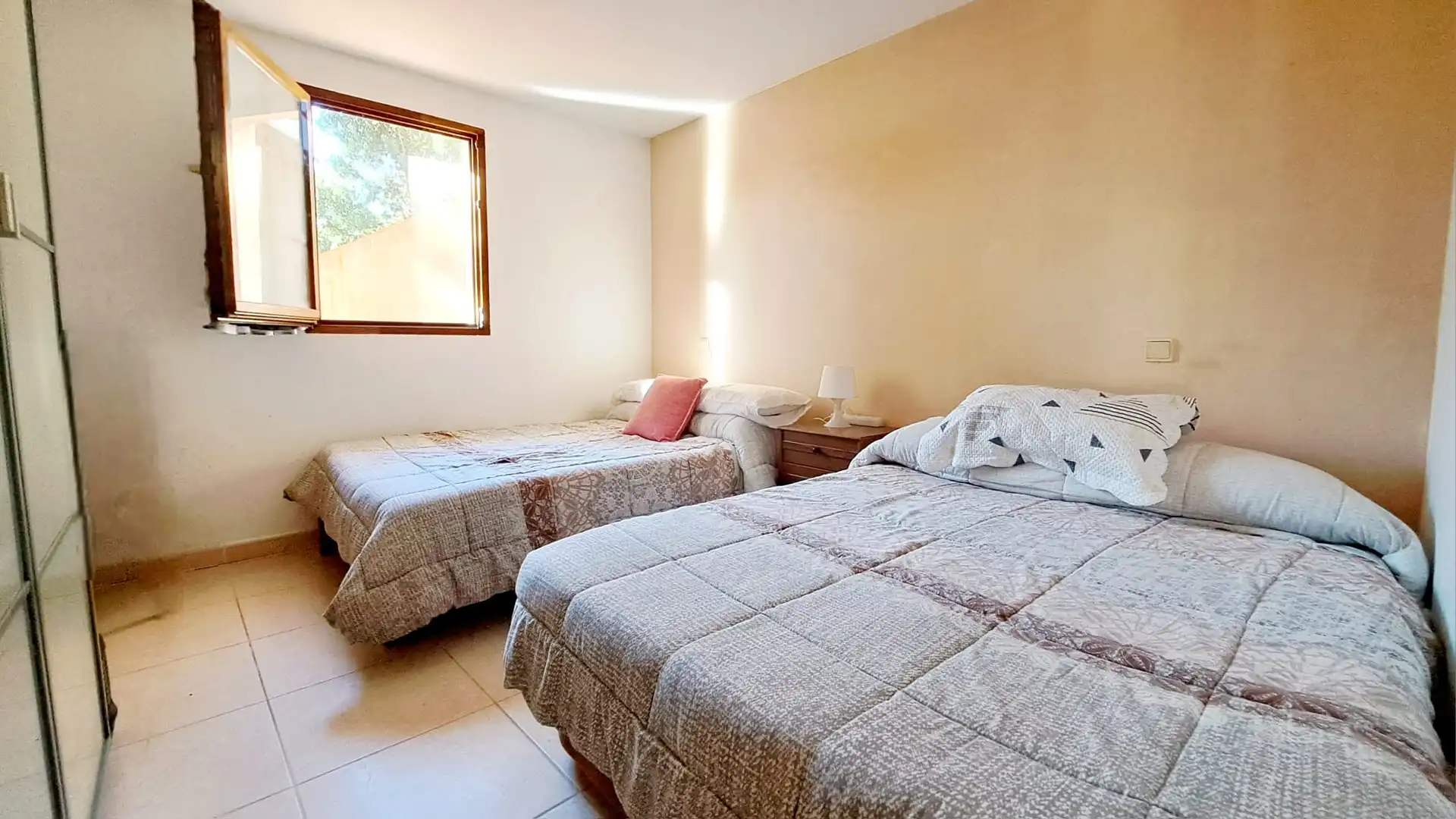 Dormitori de Casa o xalet en venda en Lloret de Mar amb Calefacció, Jardí privat i Parquet