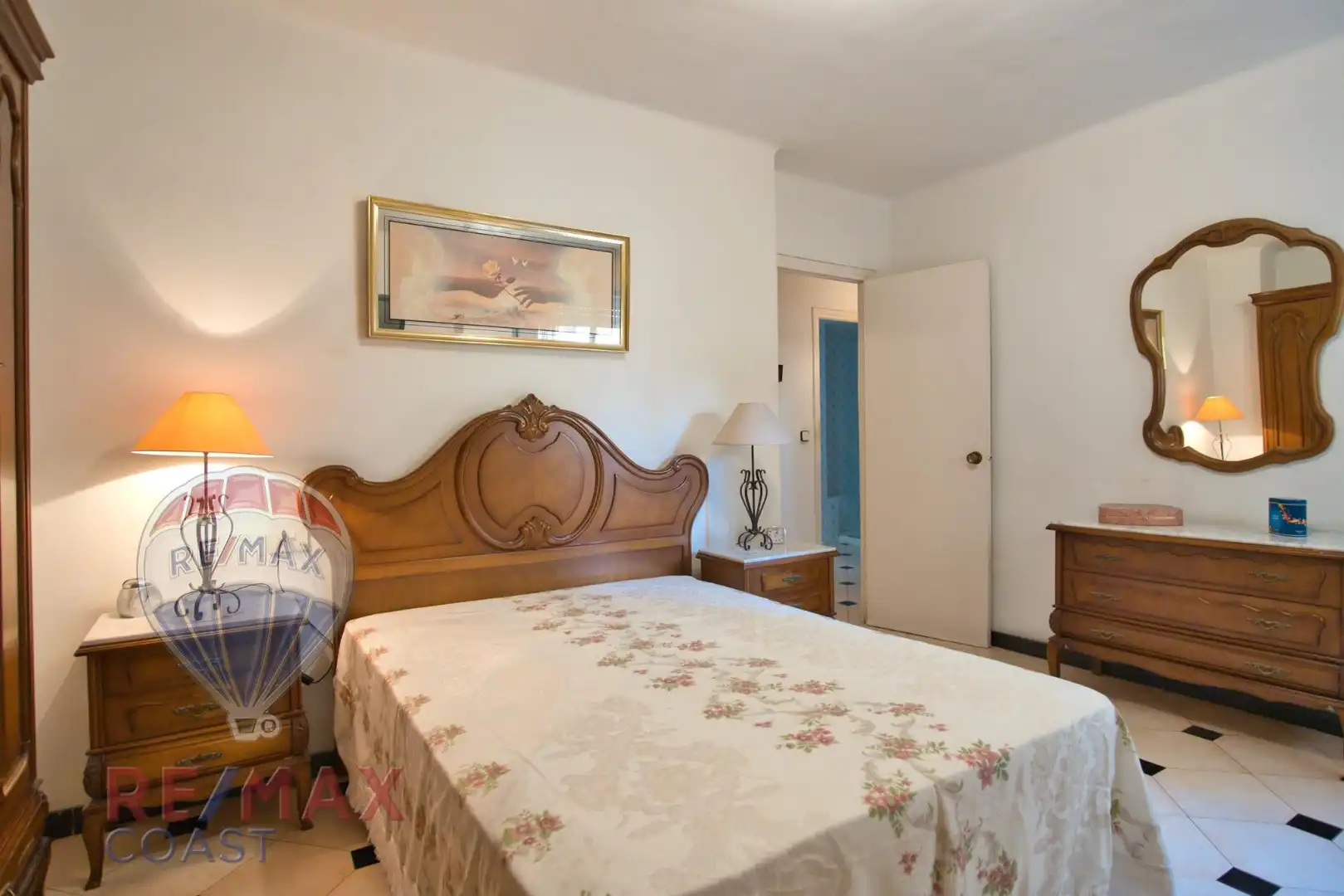 Habitación de Piso en venta en Málaga con Terraza y Alarma