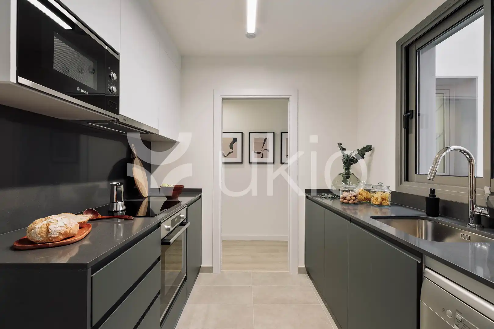 Cuina de Apartament de lloguer en Barcelona amb Aire condicionat, Calefacció i Moblat