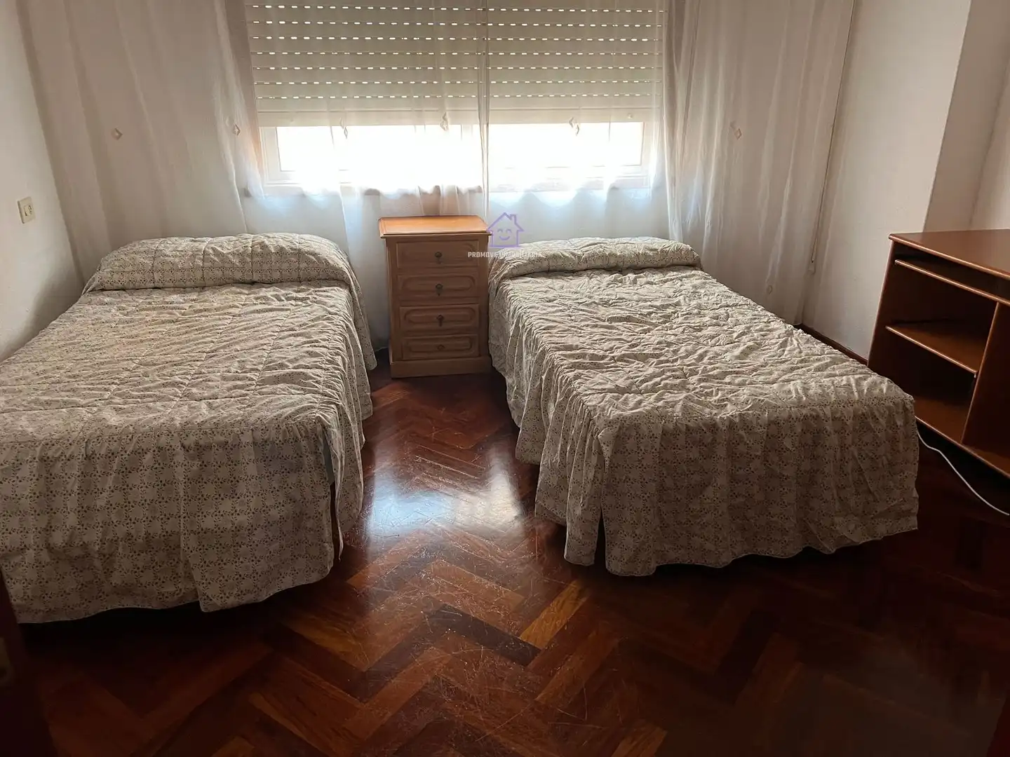 Dormitori de Pis de lloguer en Arteixo amb Moblat