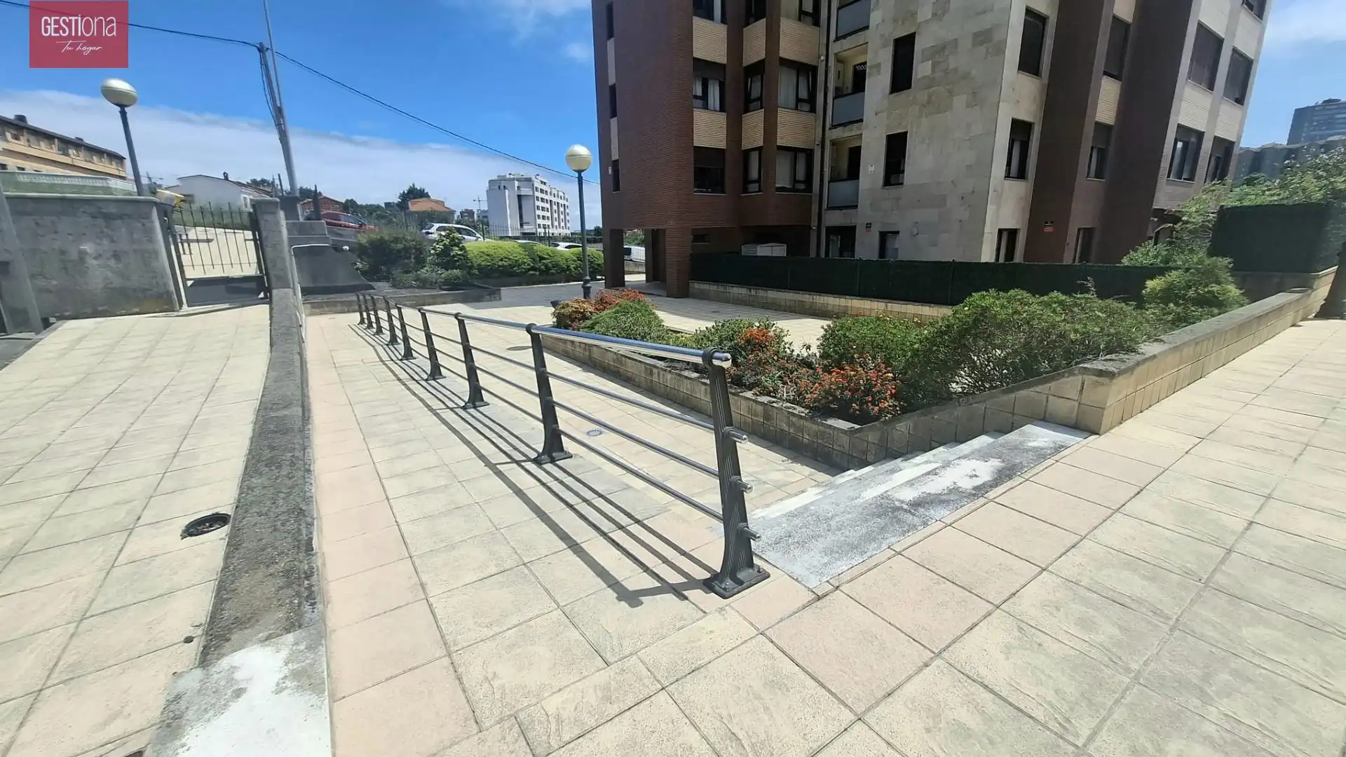 Vista exterior de Pis en venda en Santander amb Calefacció i Piscina comunitària