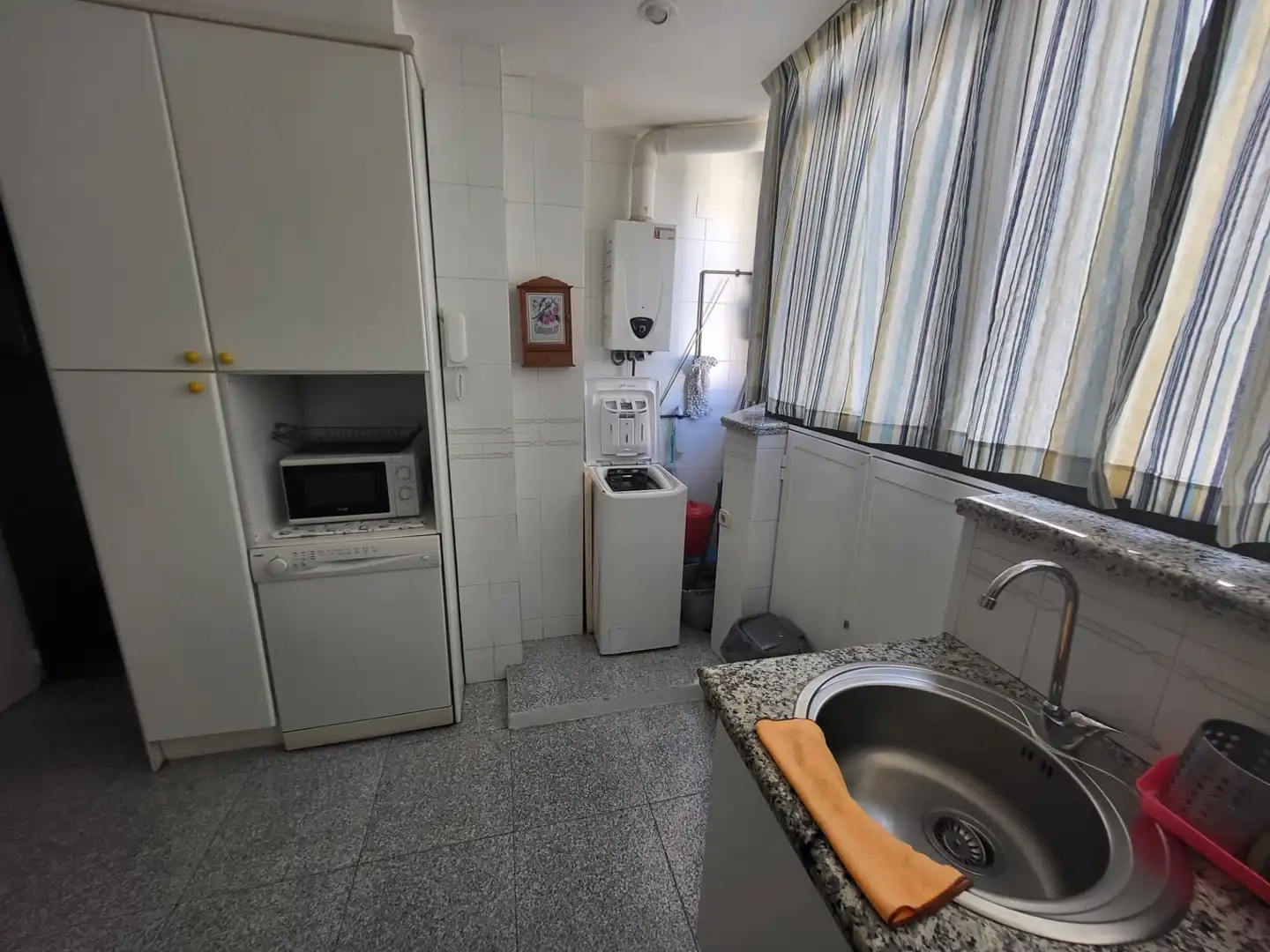 Apartment with lift to rent in Avenida de Hernán Cortés, imagen 11
